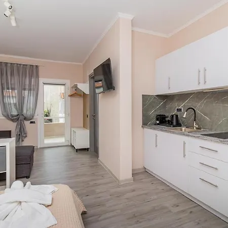 Del Mar Sithonia Studios&apartments Lägenhetshotell 3*